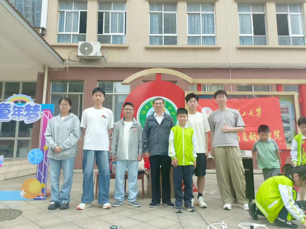我院学子纷纷亮相信丰这些学校科技节！